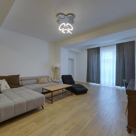 Shone Apartment Old Town 2 Bedroom Bratislava Buitenkant foto