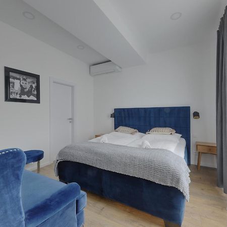 Shone Apartment Old Town 2 Bedroom Bratislava Buitenkant foto