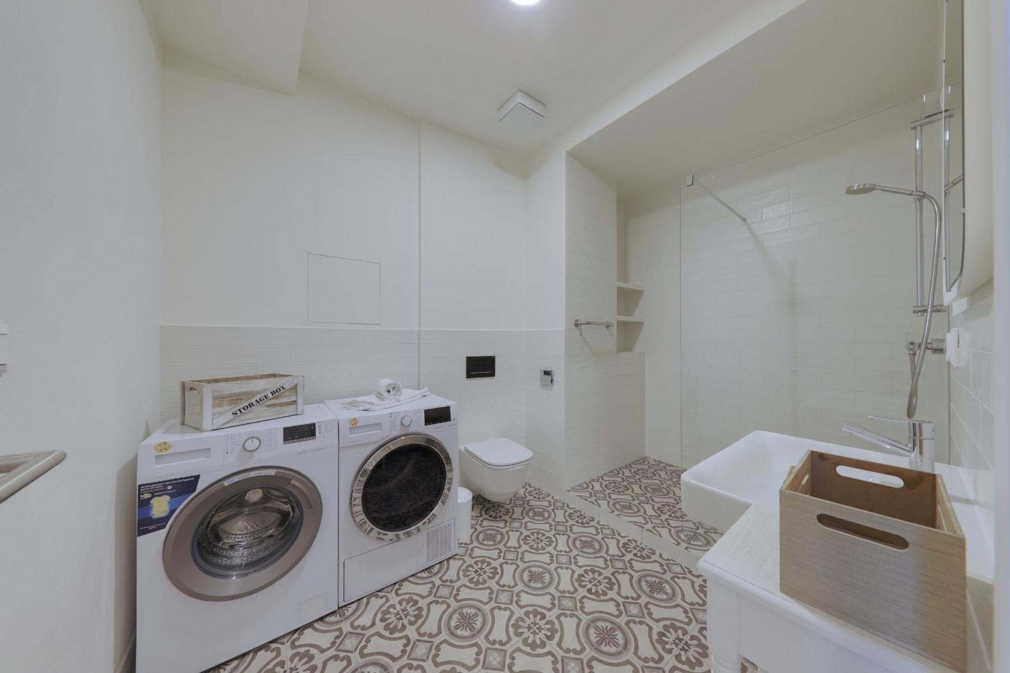 Shone Apartment Old Town 2 Bedroom Bratislava Buitenkant foto