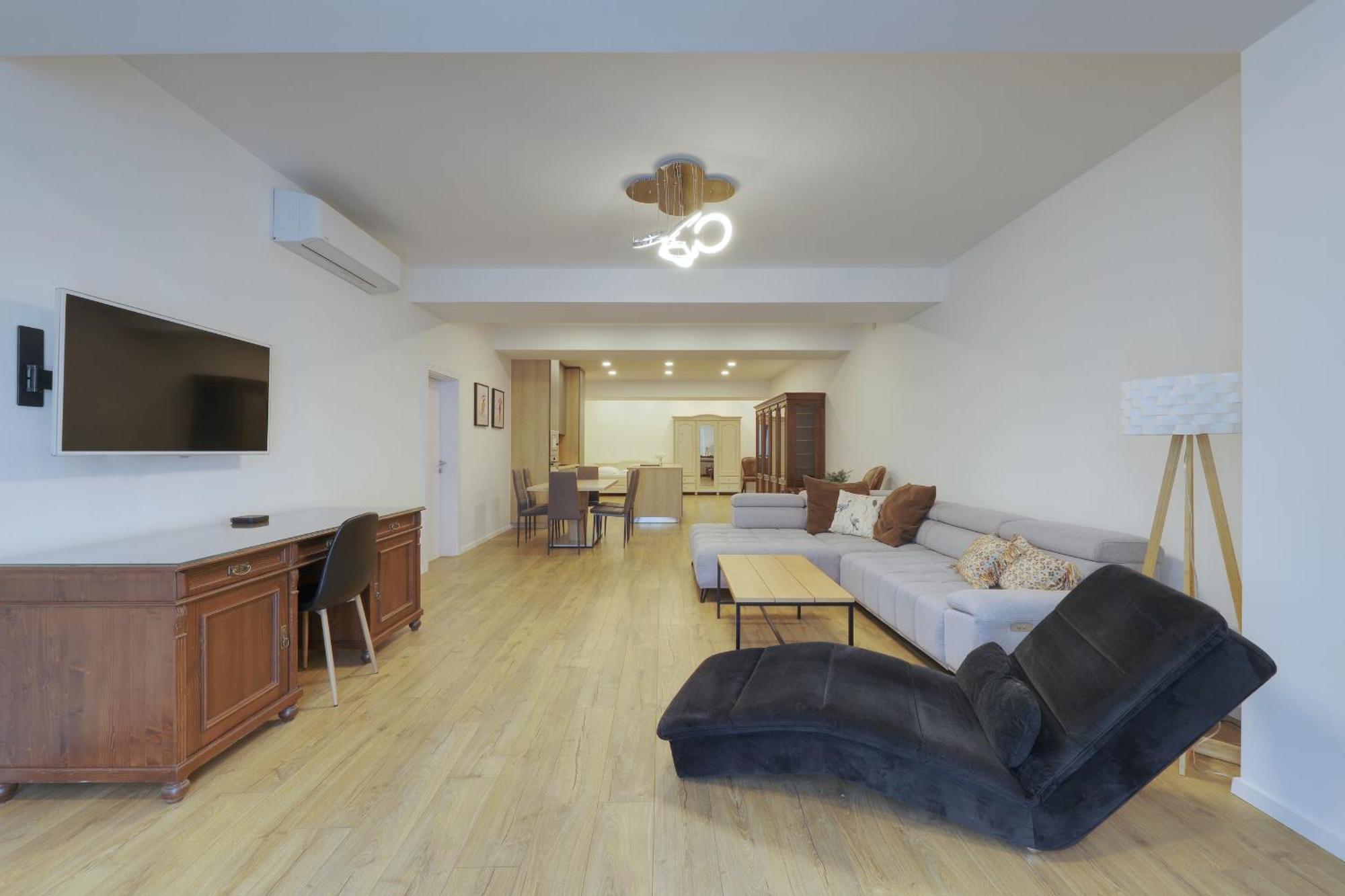 Shone Apartment Old Town 2 Bedroom Bratislava Buitenkant foto