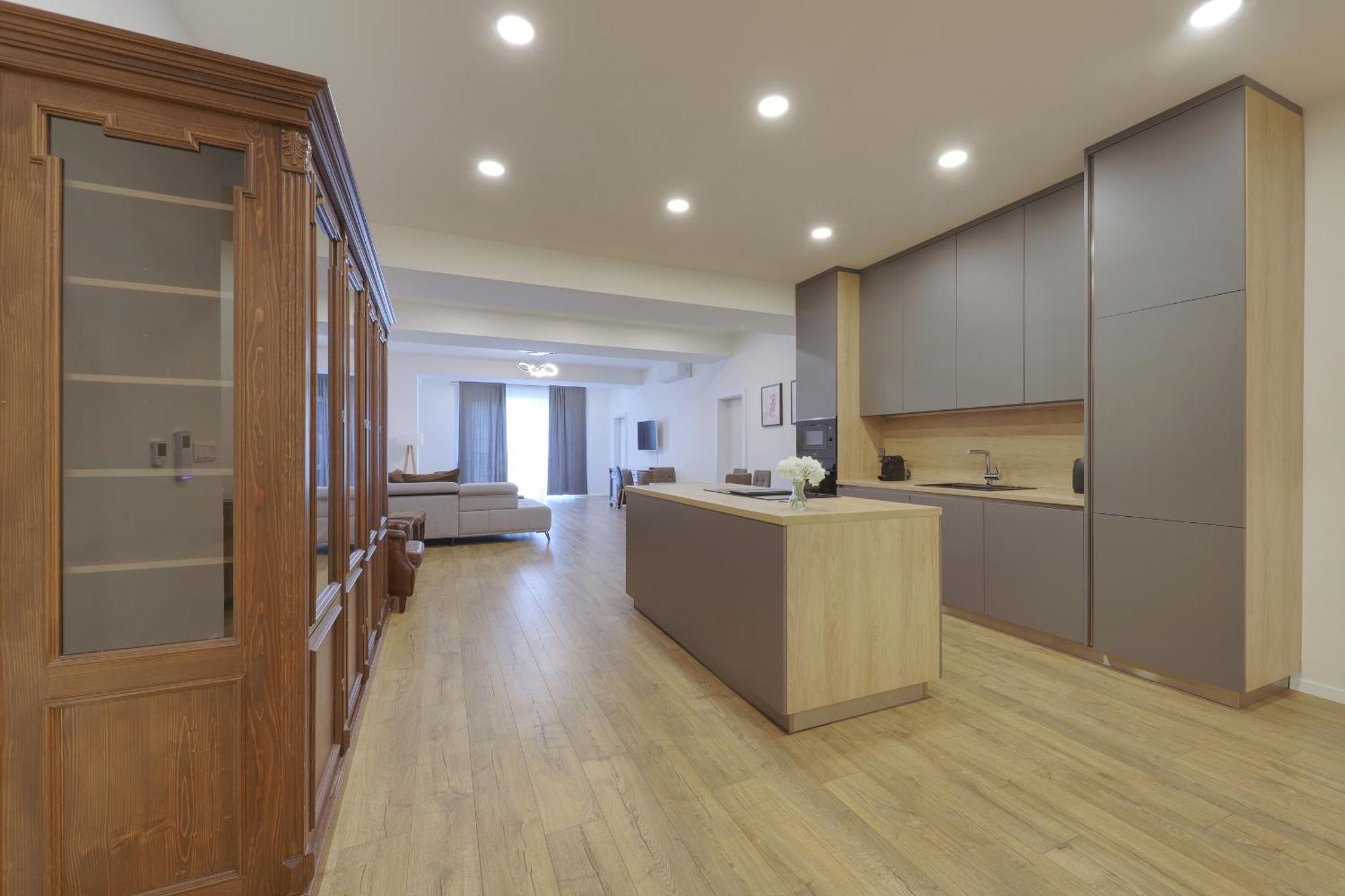 Shone Apartment Old Town 2 Bedroom Bratislava Buitenkant foto