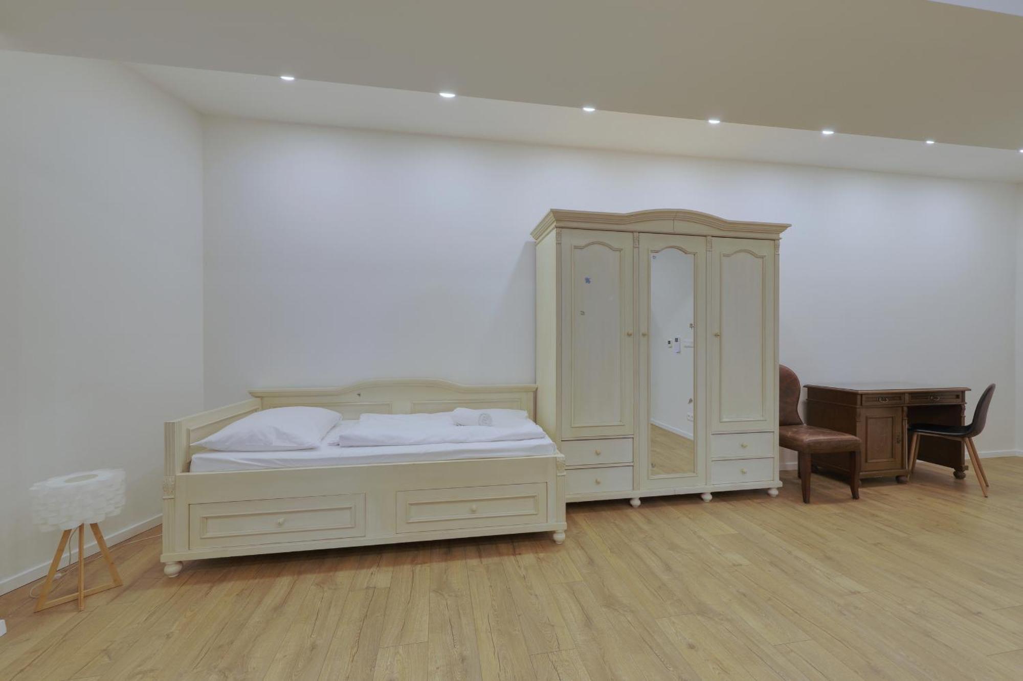 Shone Apartment Old Town 2 Bedroom Bratislava Buitenkant foto
