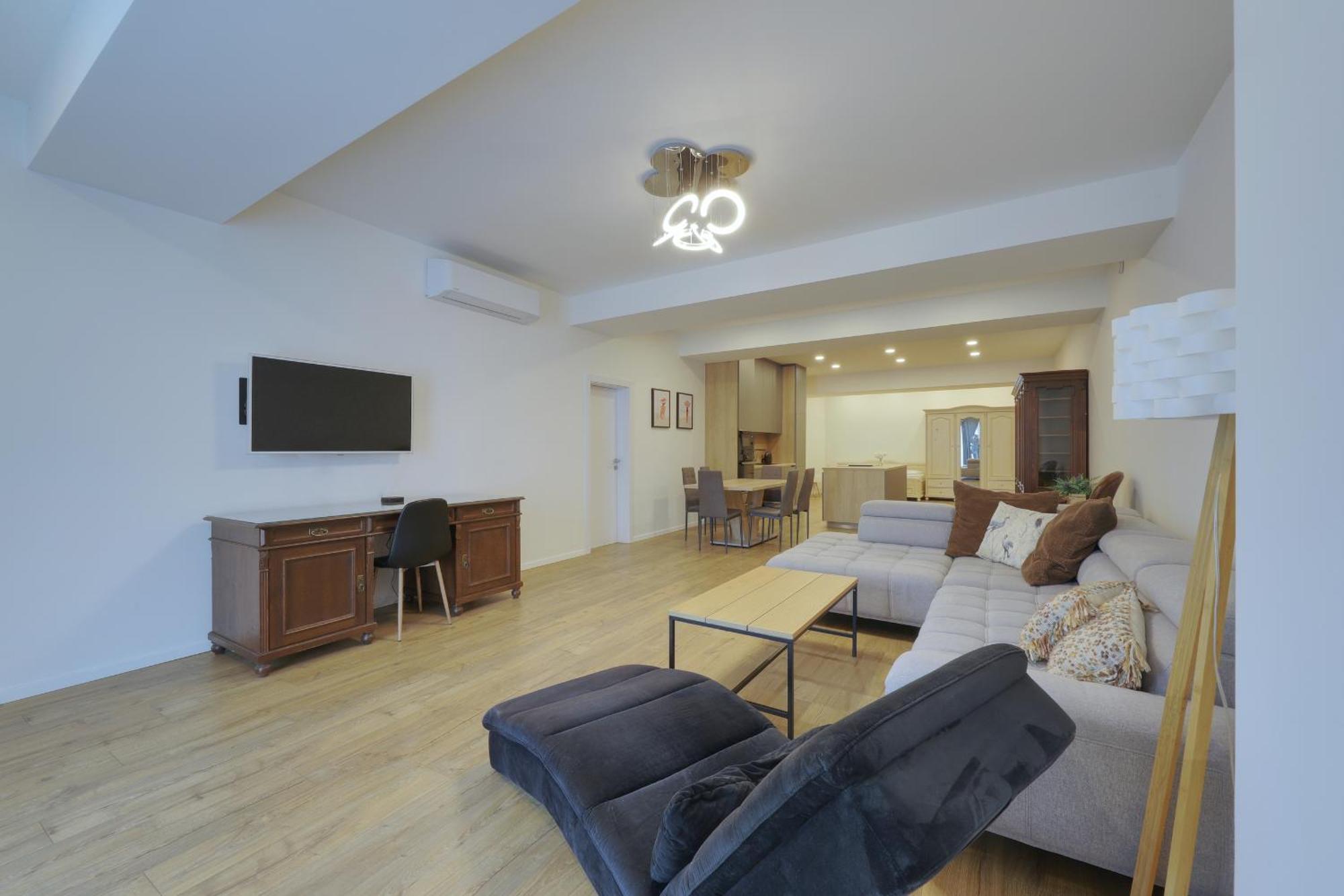 Shone Apartment Old Town 2 Bedroom Bratislava Buitenkant foto