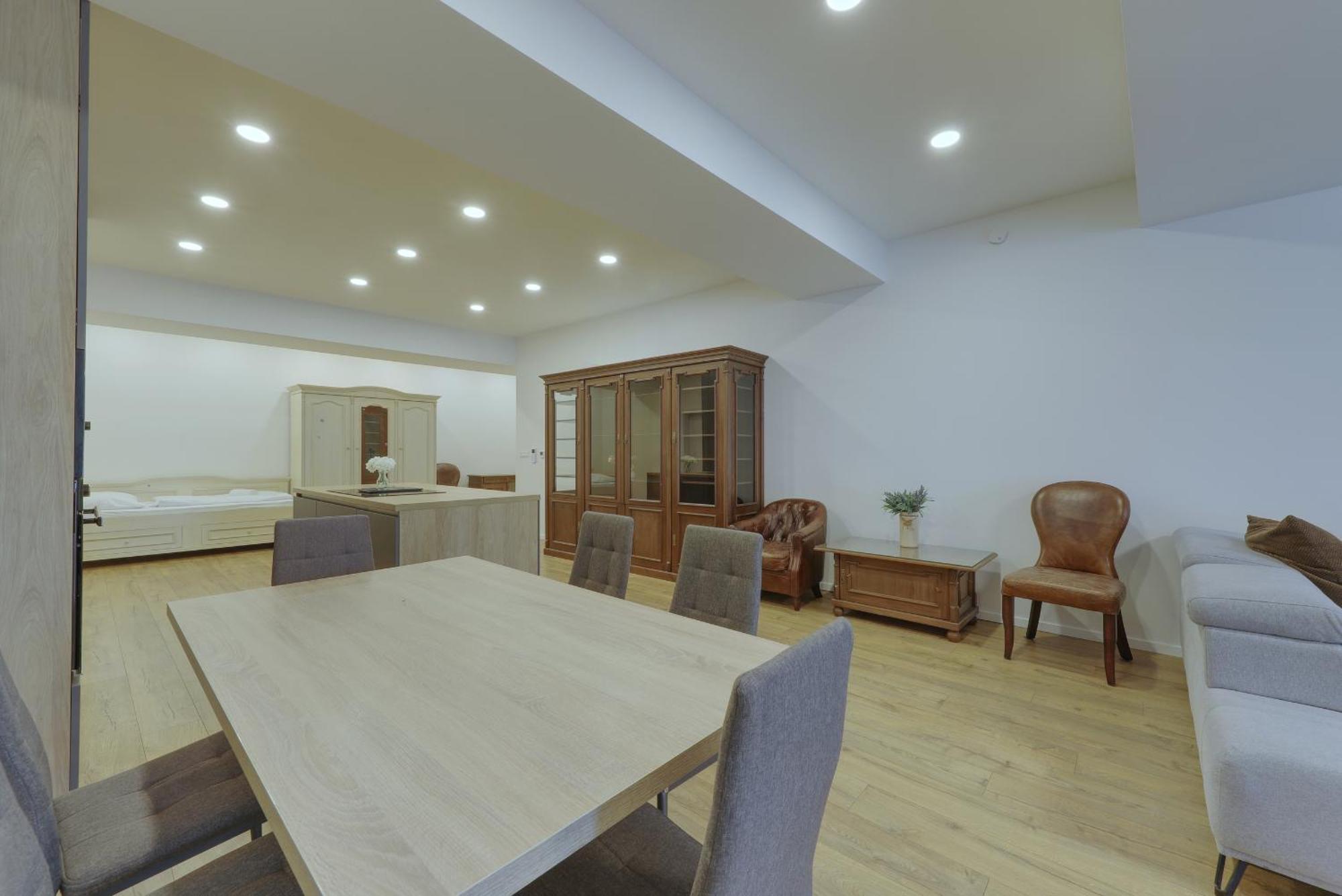 Shone Apartment Old Town 2 Bedroom Bratislava Buitenkant foto
