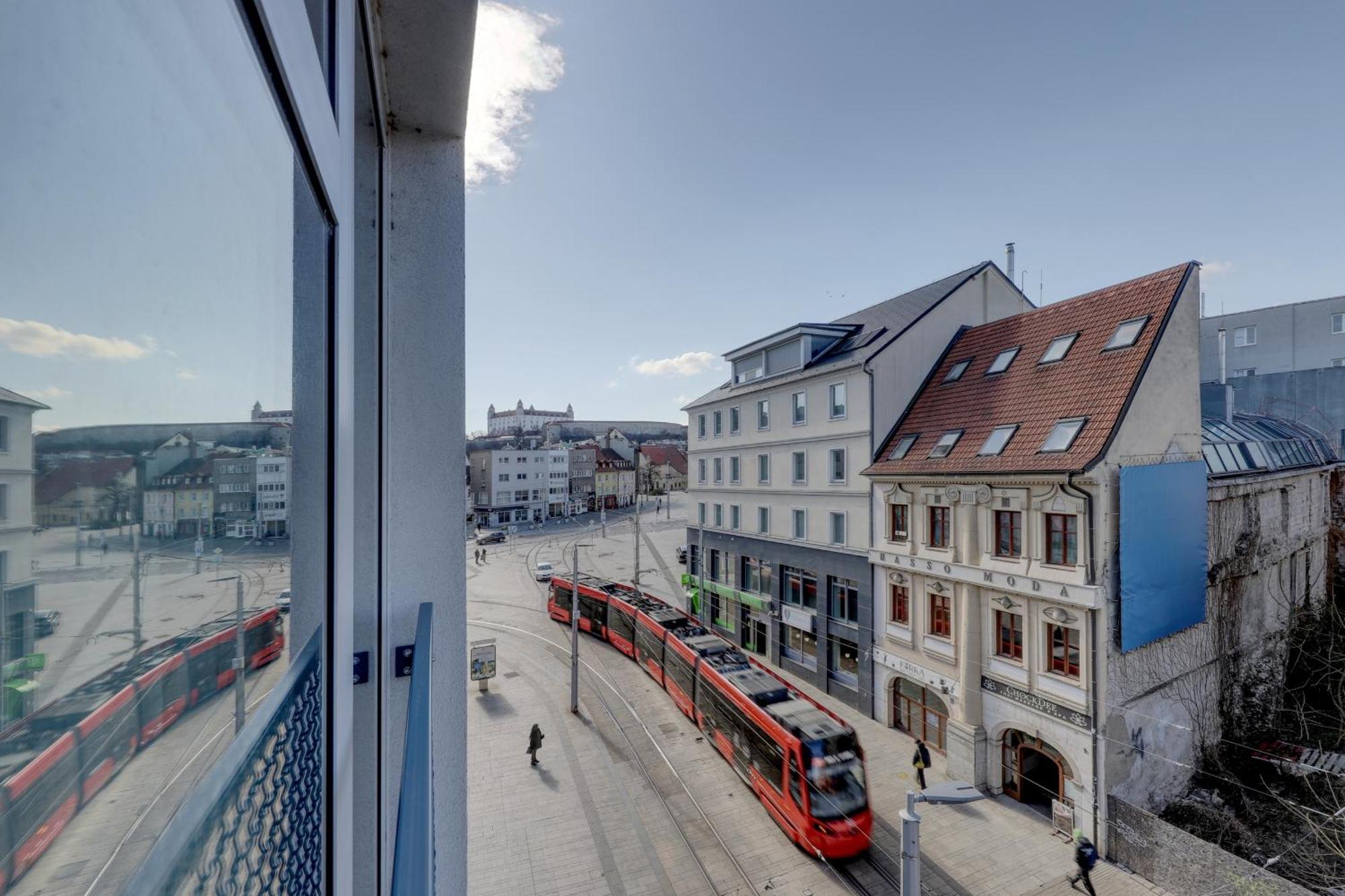 Shone Apartment Old Town 2 Bedroom Bratislava Buitenkant foto